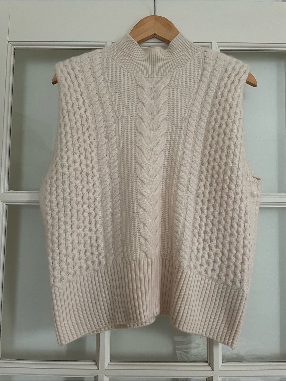 Banana Republic 100% Cashmere Cable Knit Turtleneck Sweater with Shoulder Pads